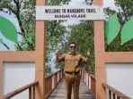 Bupati Joune Ganda Saat berada di Desa Buhias, Pulau Mantehage beberapa waktu lalu.