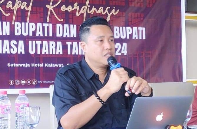 Ketua Bawaslu Minut Rocky Marciano Ambar.
