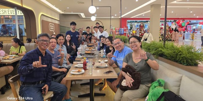 Tim Cabor Karate FORKI Minut, Ketua William Simon Luntungan bersama Kaban BPBD Minut Theodorus Lumingkewas. Berpose Tangan L. Likupang bisa Juga Luntungan, Lengkong atau Lumingkewas.