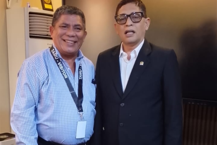 Ketum ARUN Bob Hasan yang juga Ketua Baleg DPR RI bersama Johan Noldy Awuy Koordinator ARUN Wilayah Indonesia Timur.
